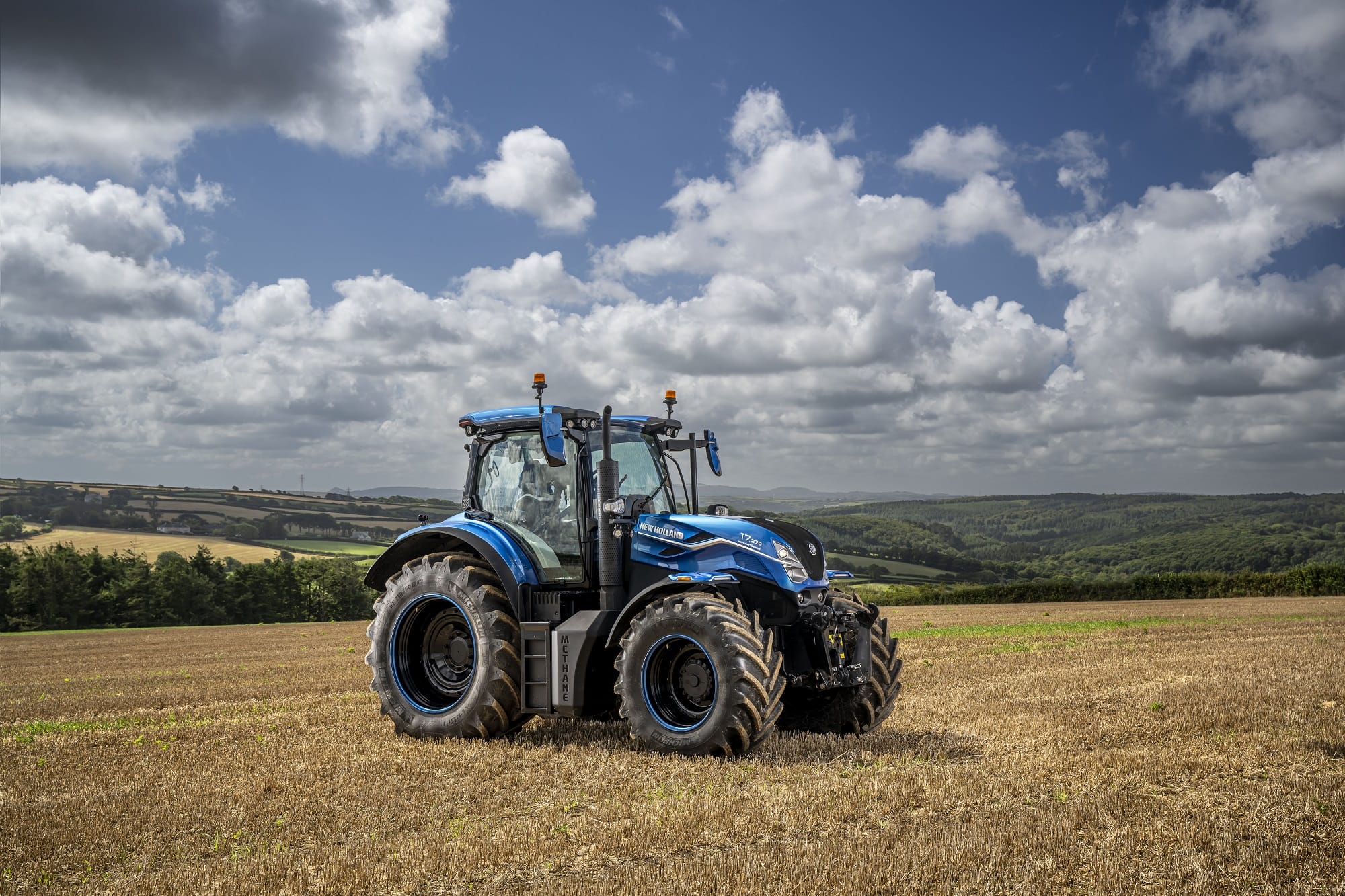 CNH Industrial debuts world’s first Liquefied Natural Gas tractor prototype